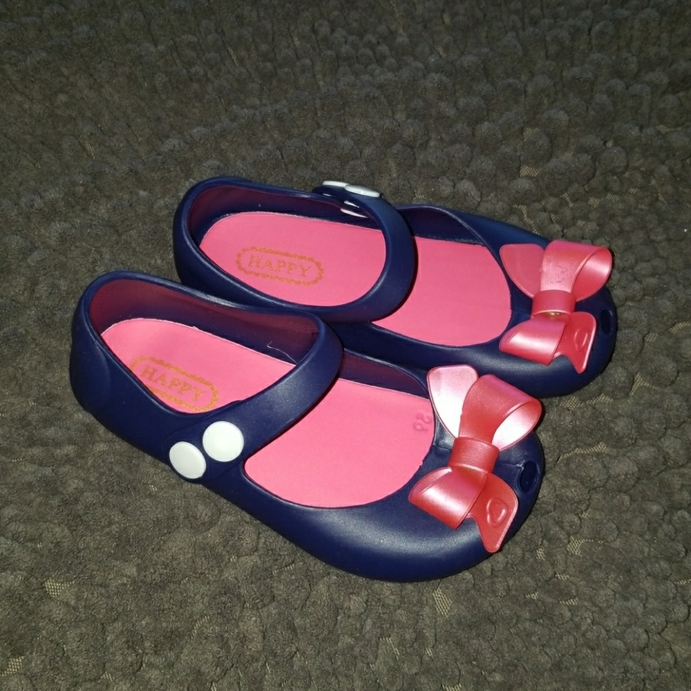 Girl shoes